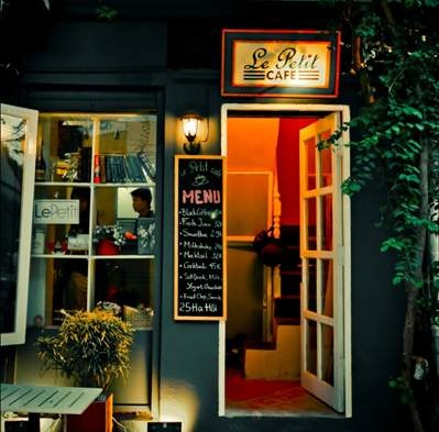 Cafe Le Petit - 25 Hạ Hồi, Hoàn Kiếm