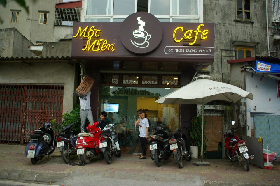 Mộc Miên Coffee & Book - 19 Ven Tây Hồ, Thụy Khê